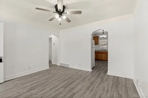 4721 Jackson ST, Dearborn Heights, MI 48125