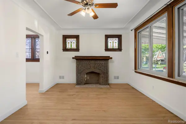 7524 Hartwell ST, Dearborn, MI 48126