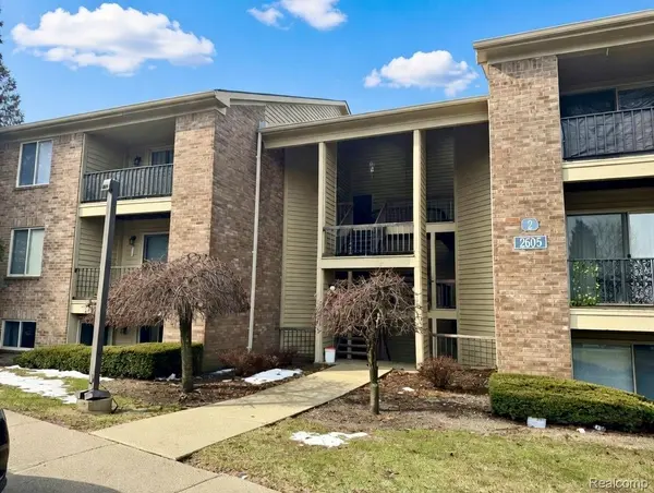 2605 Greenstone BLVD #201, Auburn Hills, MI 48326