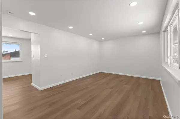 15345 Bainbridge ST, Livonia, MI 48154