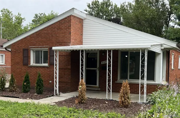 4696 Roosevelt BLVD, Dearborn Heights, MI 48125