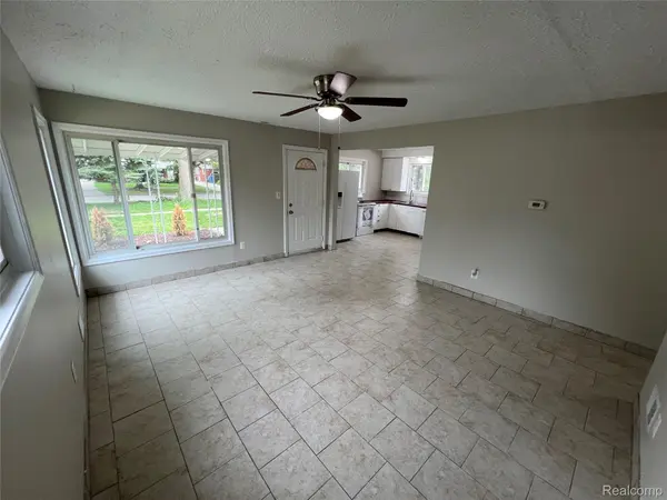 4696 Roosevelt BLVD, Dearborn Heights, MI 48125