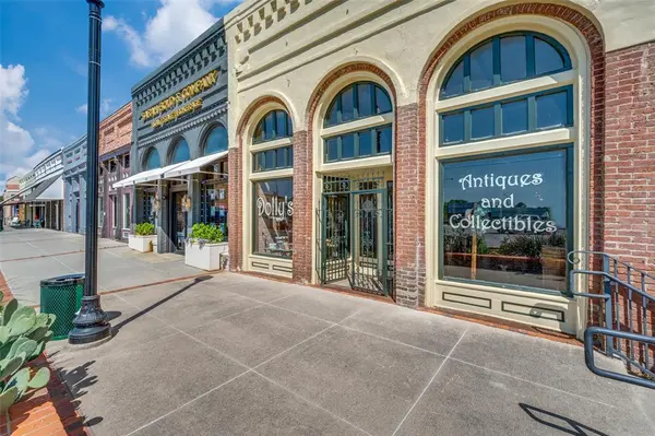 115 S Jefferson Street, Pilot Point, TX 76258