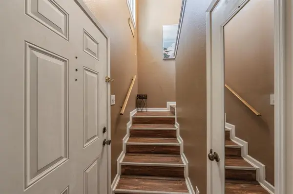 623 Ridgeline Drive, Hurst, TX 76053