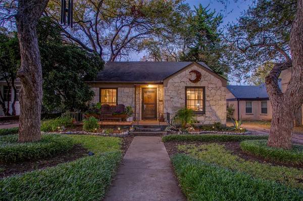 2519 W 10th Street,  Dallas,  TX 75211