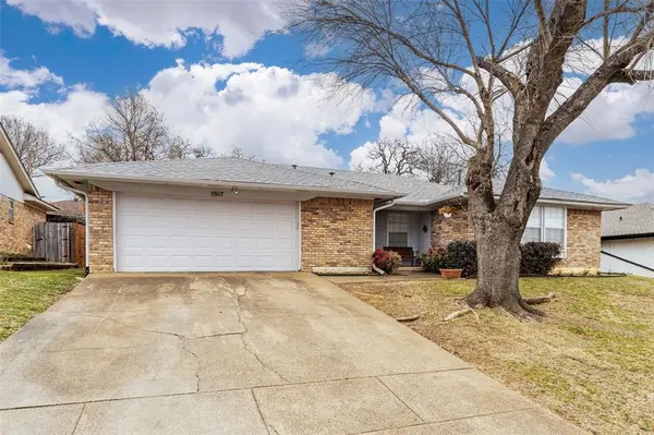 5917 Pleasant Hill Drive,  Arlington,  TX 76016