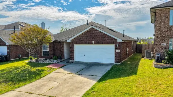 9609 Maryville Lane, Fort Worth, TX 76108