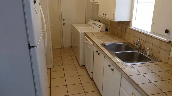 693 E North 15th Street #B, Abilene, TX 79601