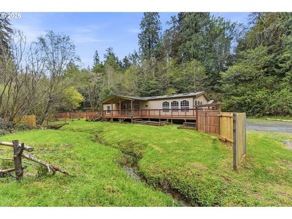 925 E 3RD ST, Coquille, OR 97423