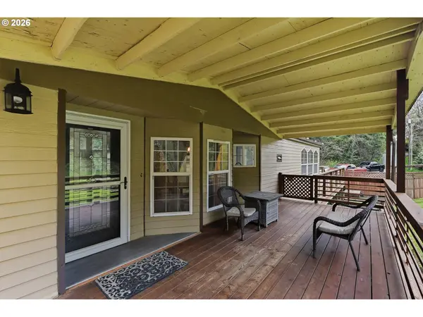 925 E 3RD ST, Coquille, OR 97423