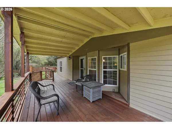 925 E 3RD ST, Coquille, OR 97423