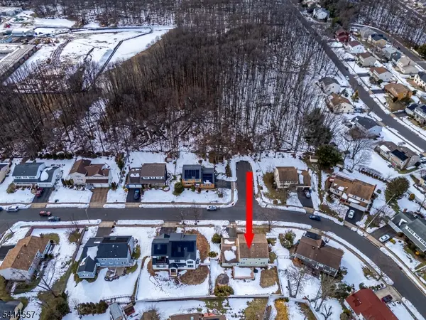 34 Stratford Cir, Edison Twp., NJ 08820