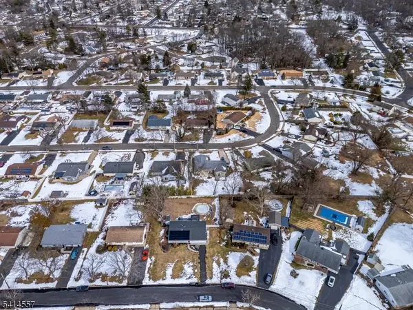 34 Stratford Cir, Edison Twp., NJ 08820