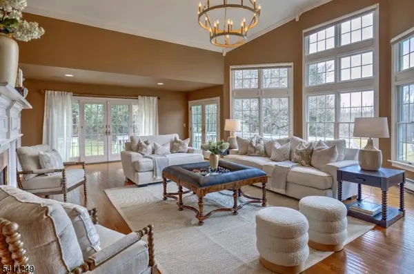 301 Hilltop Rd, Mendham Boro, NJ 07945