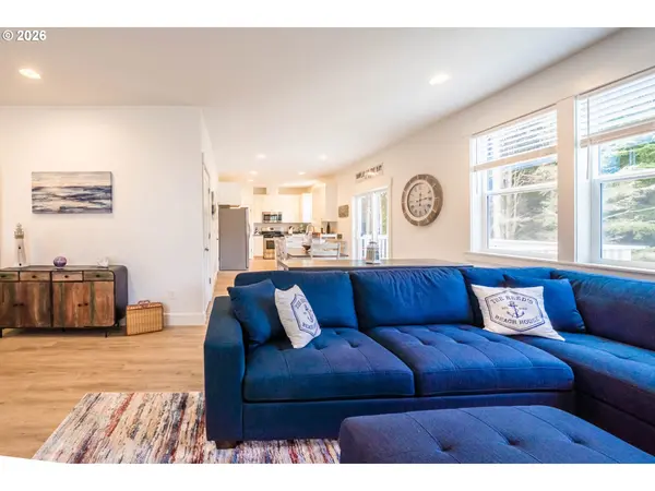 4153 SE INLET AVE, Lincoln City, OR 97367
