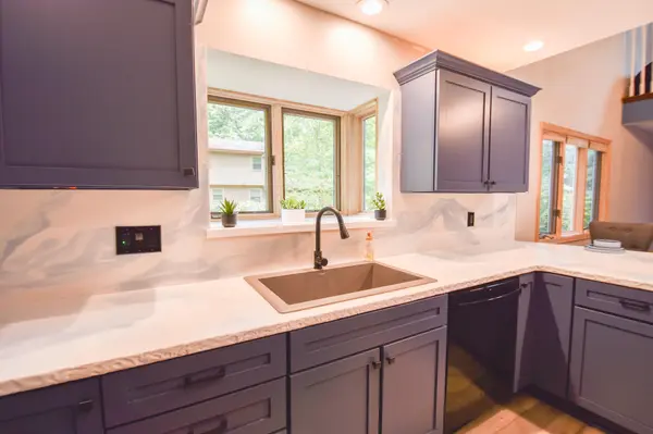 586 Schaeffer DR, Coldwater, MI 49036