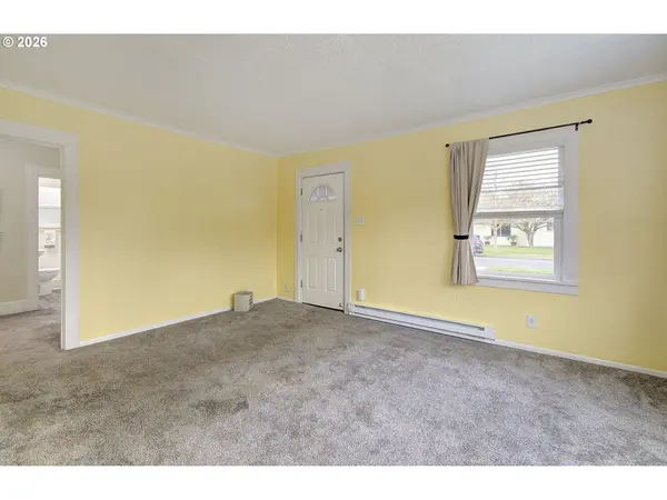 551 19TH AVE, Longview, WA 98632