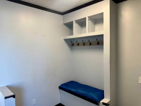 5004 35 AVE, Valleyview, AB T0H 3N0