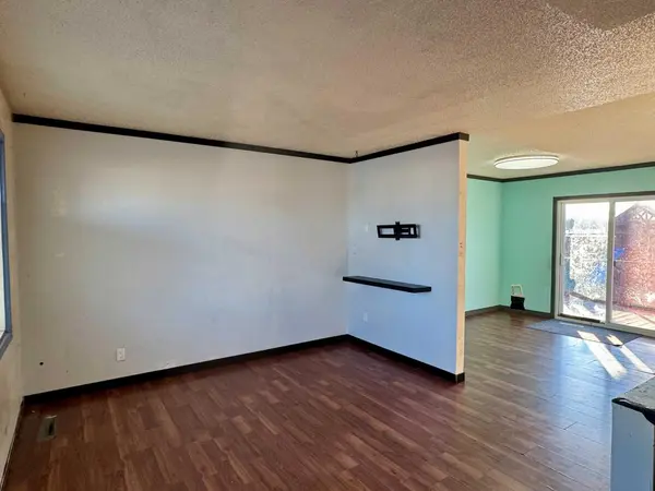 5004 35 AVE, Valleyview, AB T0H 3N0