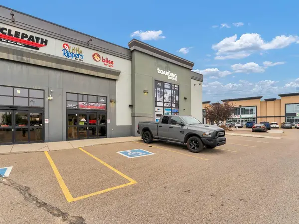 2010 Strachan RD SE #2, Medicine Hat, AB T1B 0M9