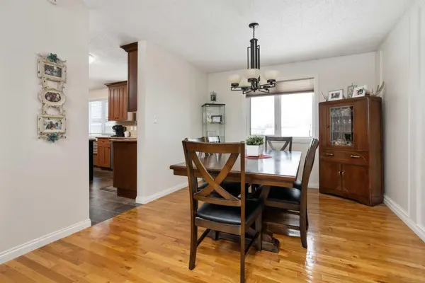 5410 47 AVE W, Forestburg, AB T0B 1N0