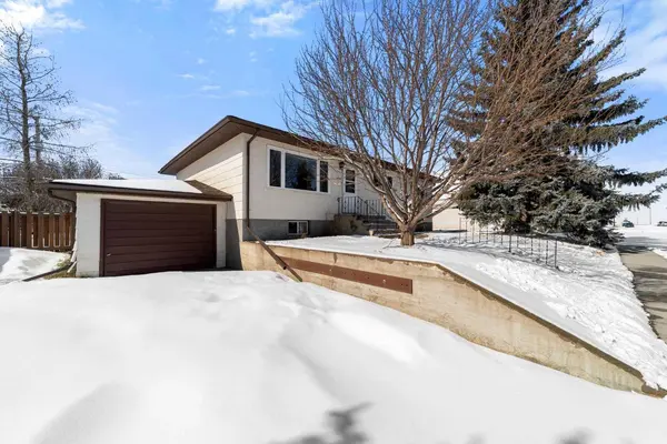 4926 49 ST, Killam, AB T0B 2L0