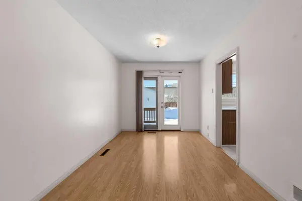 4926 49 ST, Killam, AB T0B 2L0