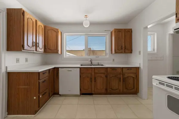 4926 49 ST, Killam, AB T0B 2L0