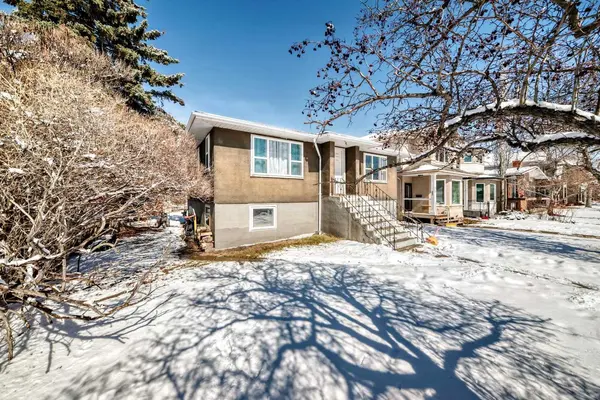 2428 3 AVE NW, Calgary, AB T2N 0L7