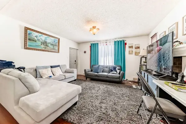 2428 3 AVE NW, Calgary, AB T2N 0L7