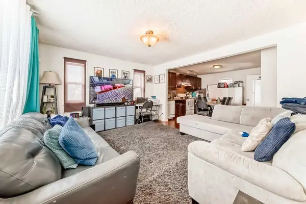 2428 3 AVE NW, Calgary, AB T2N 0L7