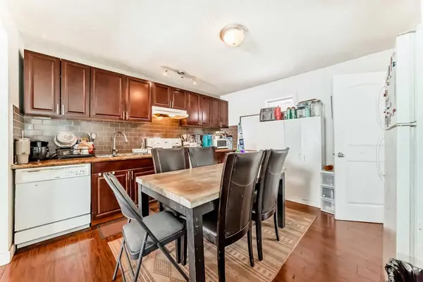 2428 3 AVE NW, Calgary, AB T2N 0L7