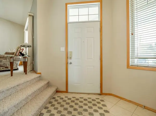 108 Riverdale TER W, Lethbridge, AB T1K 7S8