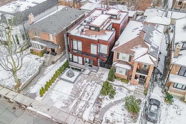 5 Braemar AVE, Toronto C03, ON M5P 2L1