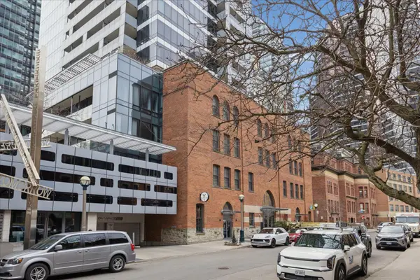 5 St Joseph ST #904, Toronto C01, ON M4Y 0B6