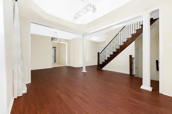 18 Stockell CRES, Ajax, ON L1T 0M5