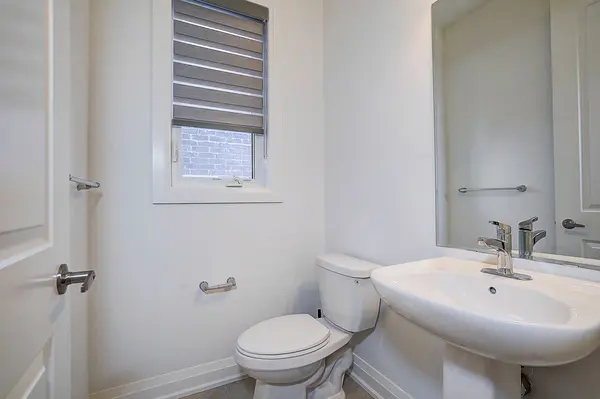 1404 Mockingbird SQ, Pickering, ON L1X 0N8