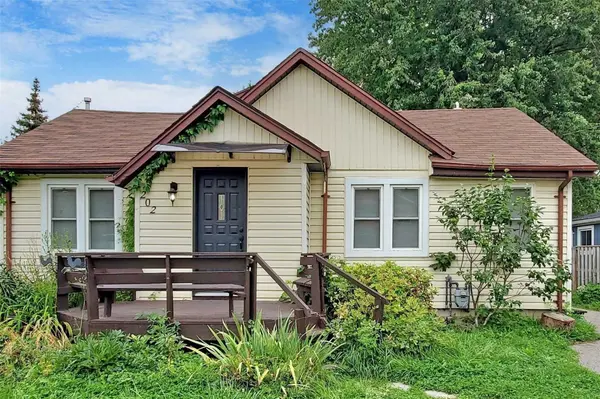 202 Garden AVE, Georgina, ON L4P 2L4