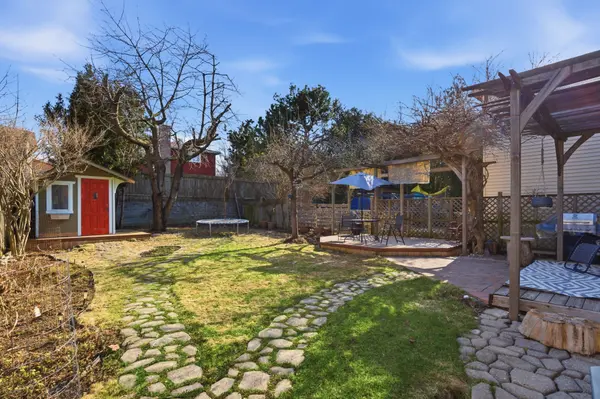 127 Snowshoe CRES, Markham, ON L3T 4N1