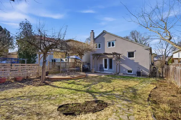 127 Snowshoe CRES, Markham, ON L3T 4N1