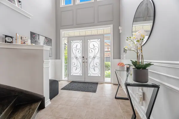 246 Aspenwood DR, Newmarket, ON L3X 3K7