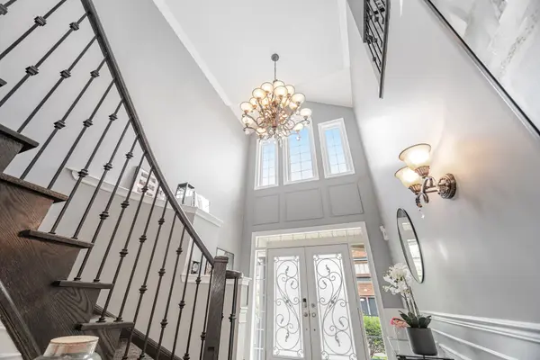 246 Aspenwood DR, Newmarket, ON L3X 3K7