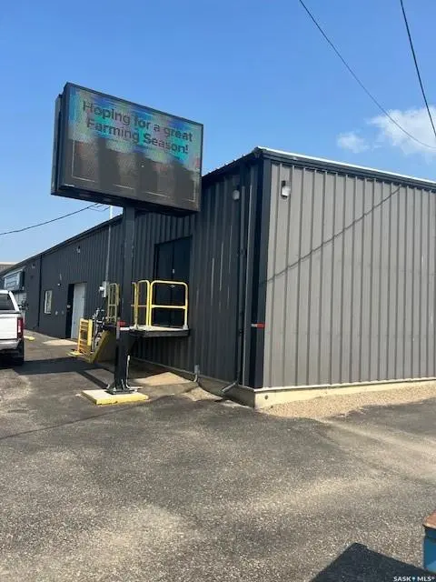 350 Railway AVENUE E, North Battleford, SK S9A 2R6