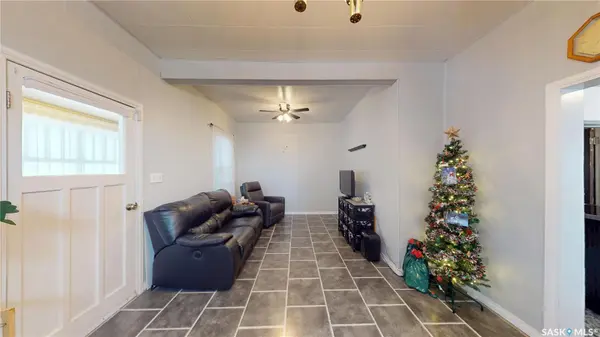 416 T AVENUE S, Saskatoon, SK S7M 3B2