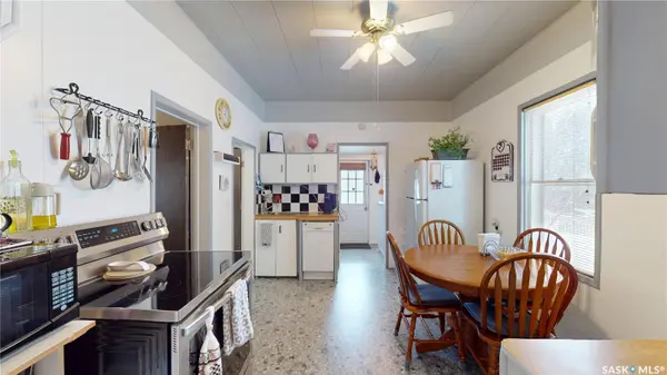 416 T AVENUE S, Saskatoon, SK S7M 3B2