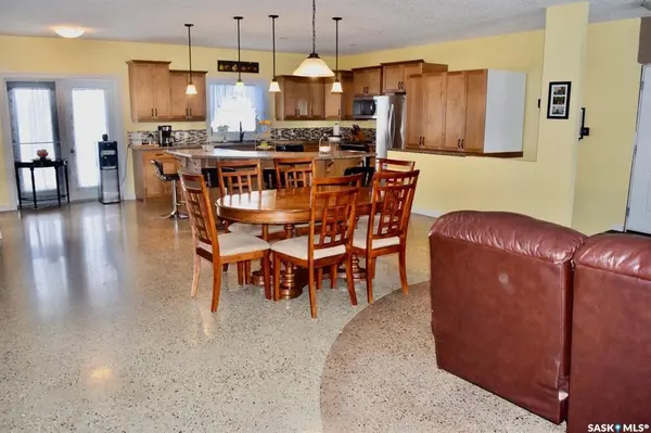 10 Dr Arthur AVENUE, Redvers, SK S0C 2H0