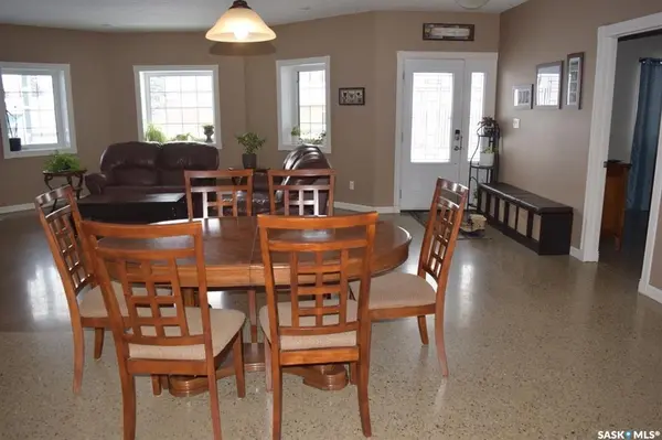 10 Dr Arthur AVENUE, Redvers, SK S0C 2H0