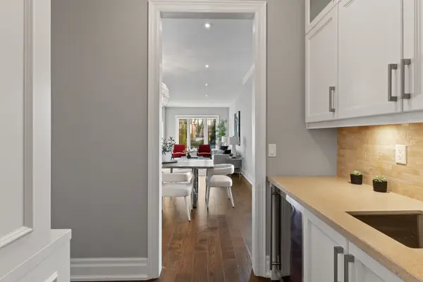 1487 Myron DR, Mississauga, ON L5E 2N5