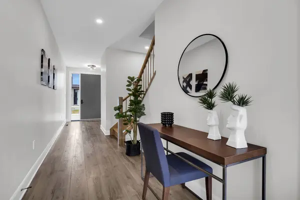 175 Doan DR #207, Middlesex Centre, ON N0L 1R0