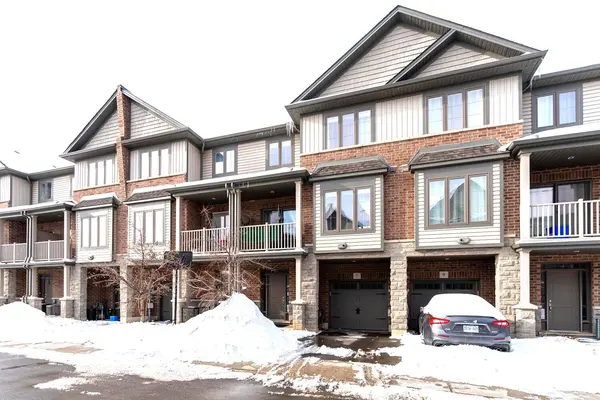 7 Ridgeside LN, Hamilton, ON L8B 1W5